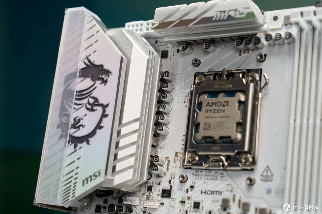 微星 B850M EDGE TI MAX WIFI:纯白 MATX 全能板