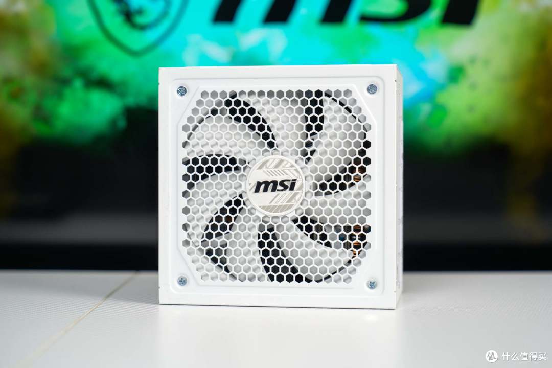 微星 B850M EDGE TI MAX WIFI:纯白 MATX 全能板