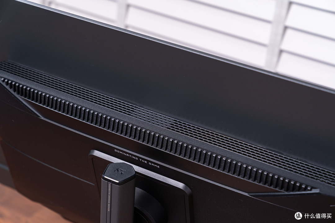 4K 240Hz QD-OLED 全能战士,技嘉 MO32U24 显示器评测