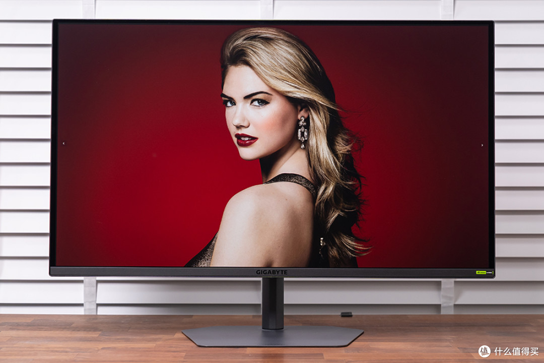 4K 240Hz QD-OLED 全能战士,技嘉 MO32U24 显示器评测