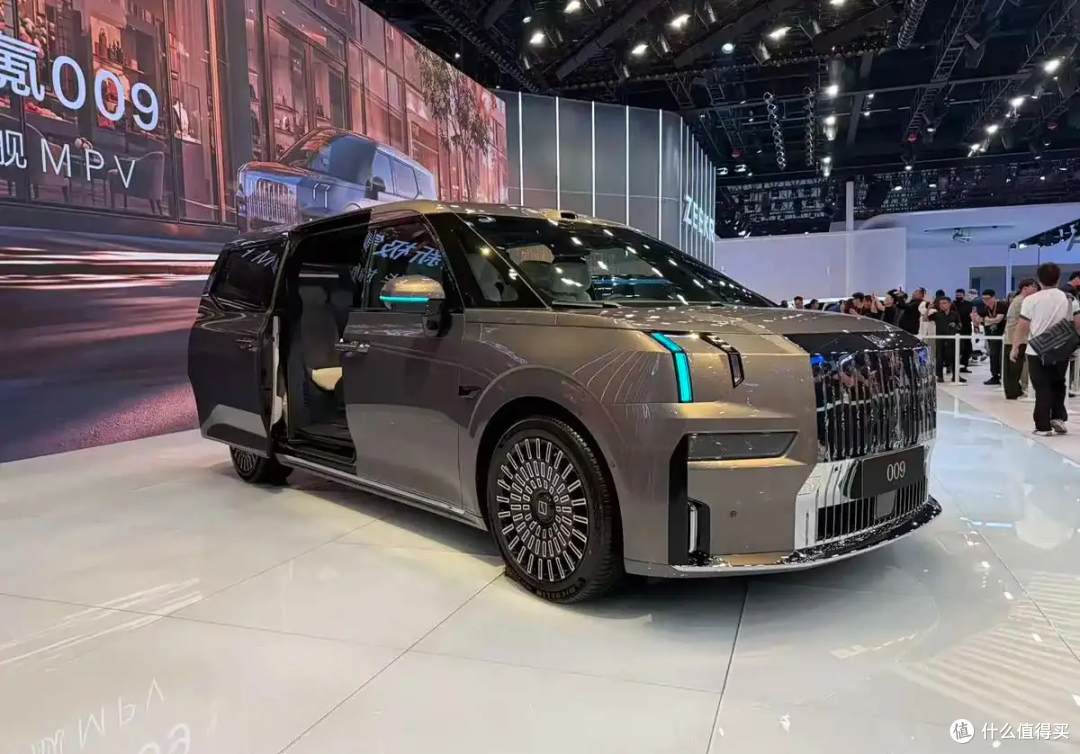 这车不比界9香吗?权益后限时售价41.38万起,焕新极氪009 MPV