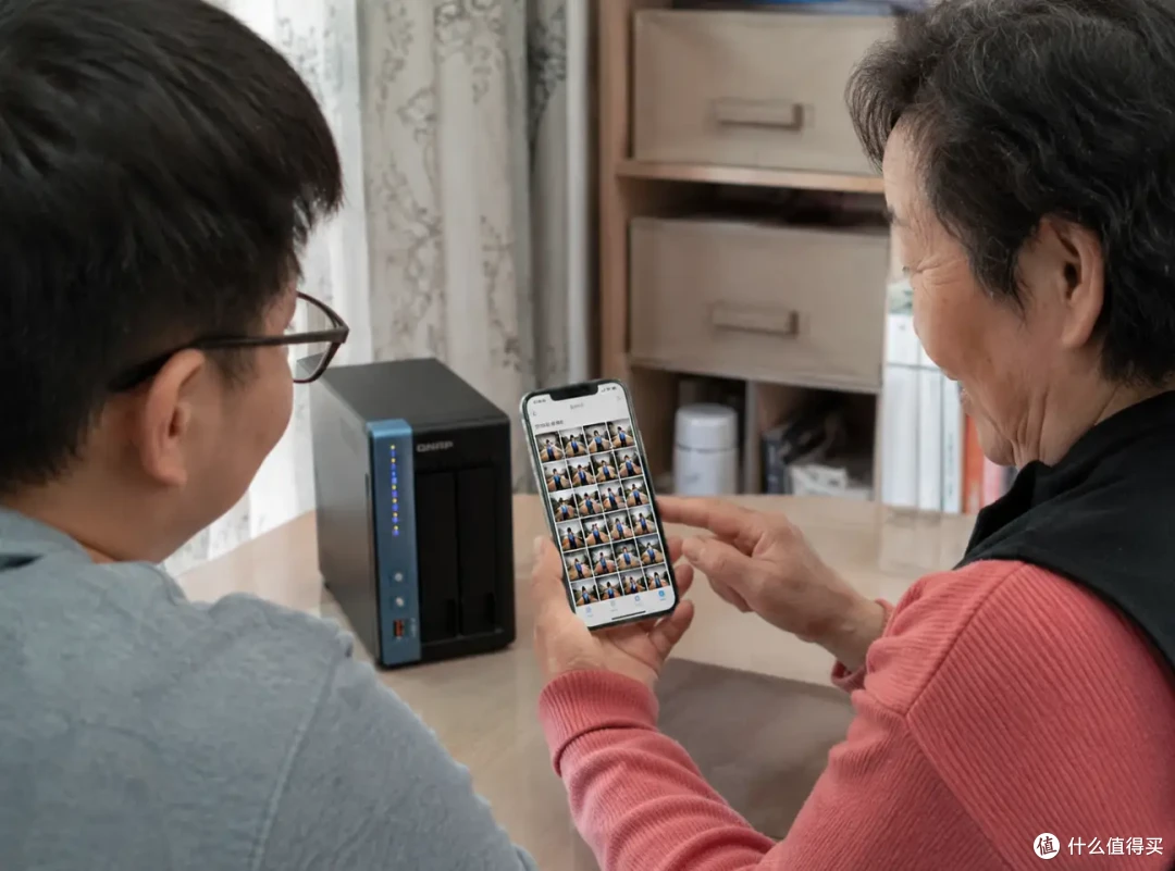 手机内存总是不够?这台 TS-264C,帮全家把照片和文件都装下
