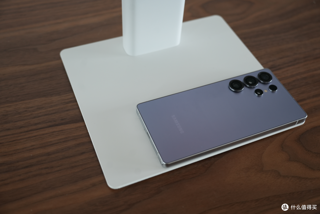苹果色彩+4K 120Hz+90W一线通不到2000!618最值得买的专业显示器