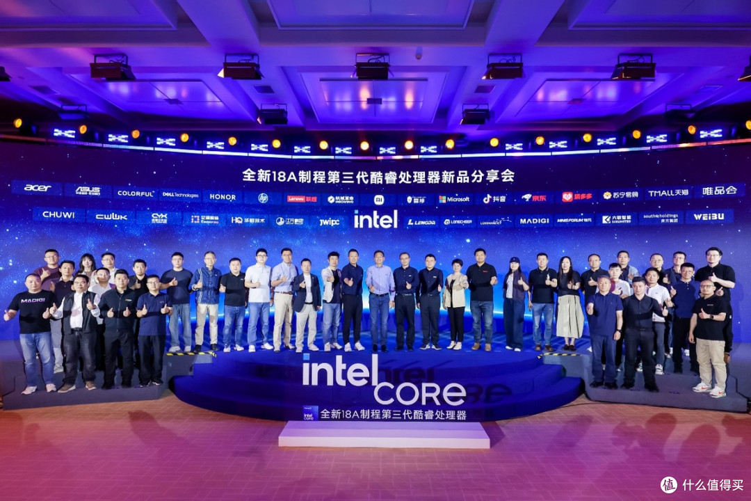 挑战MacBook Neo，英特尔Wildcat Lake创造出一种主流AI的新可能