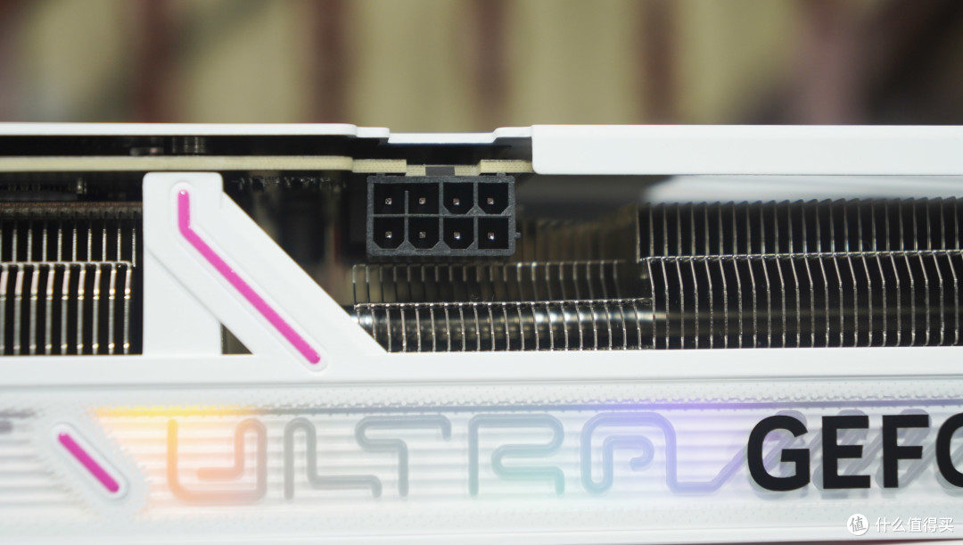 黑白双配色、背插可选,iGame RTX 5060 Ti Ultra W OC 装机实测