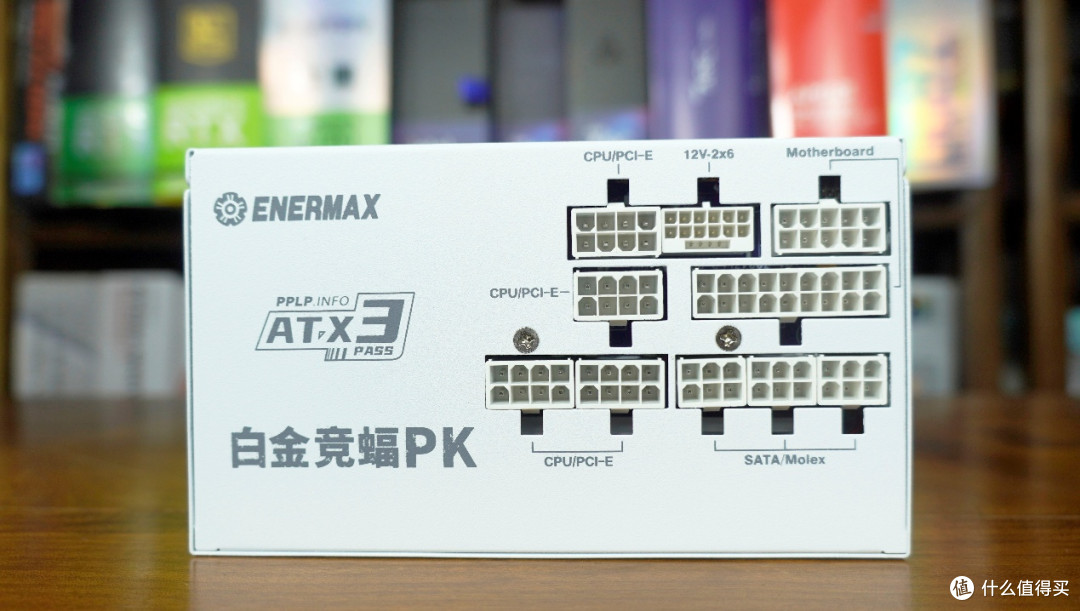 黑白双配色、背插可选,iGame RTX 5060 Ti Ultra W OC 装机实测