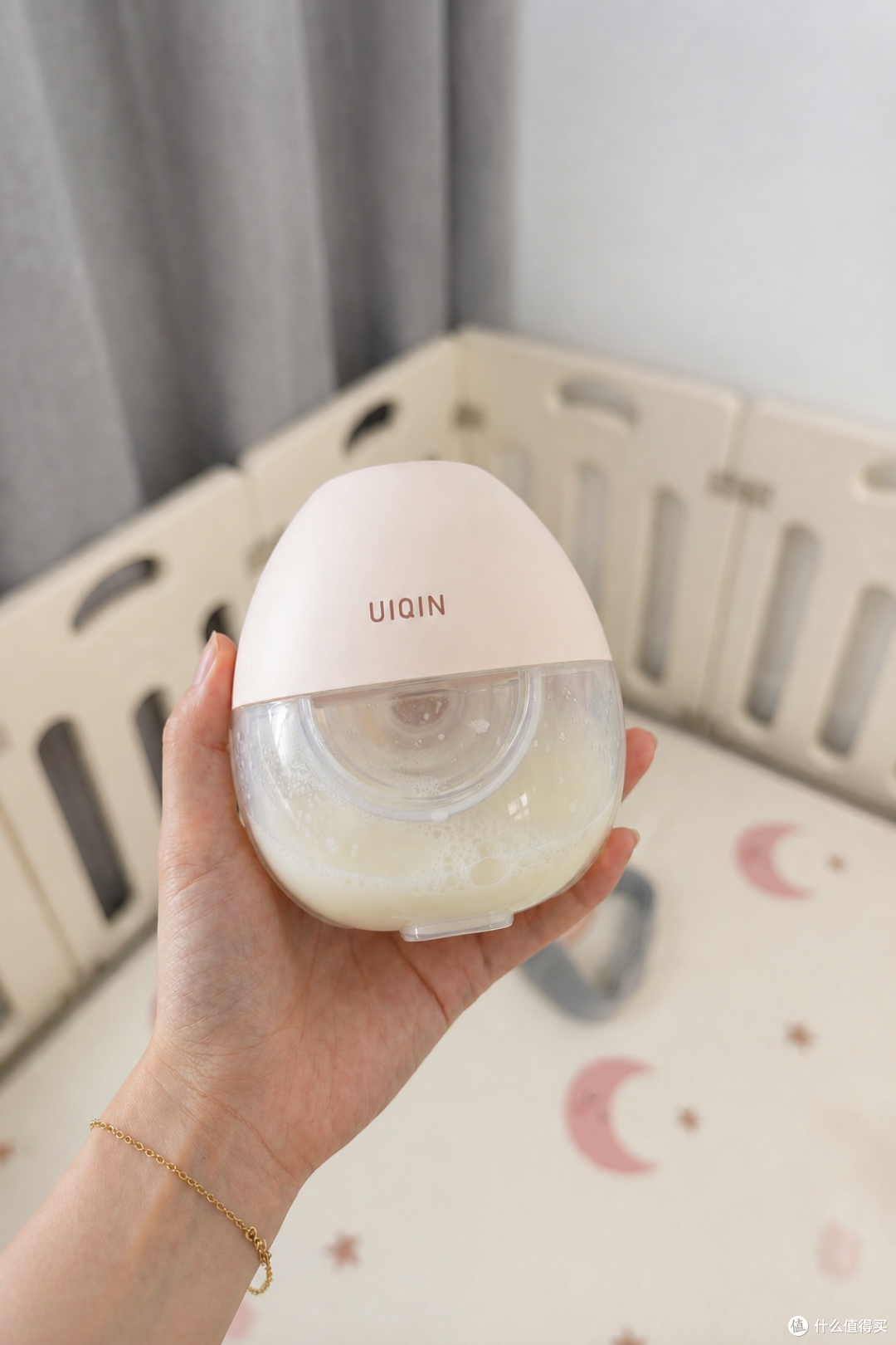 哺乳期终于实现逛街自由!全靠这款穿戴式吸奶器