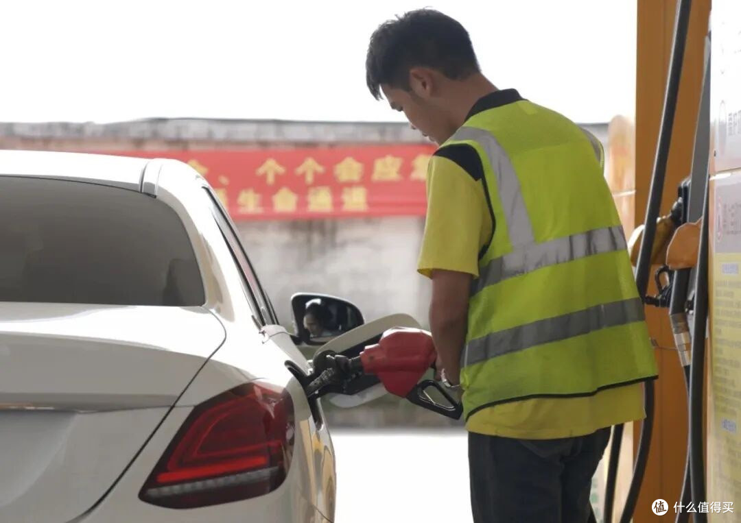 “油品不行就推燃油宝，是让我交智商税？”