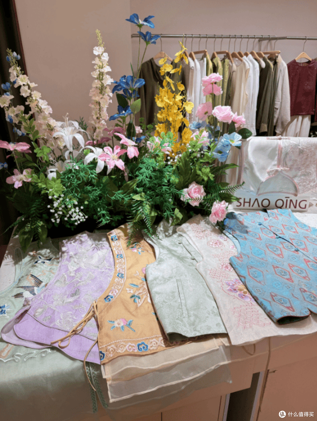 周少青设计师女装店（浦东商城路店）