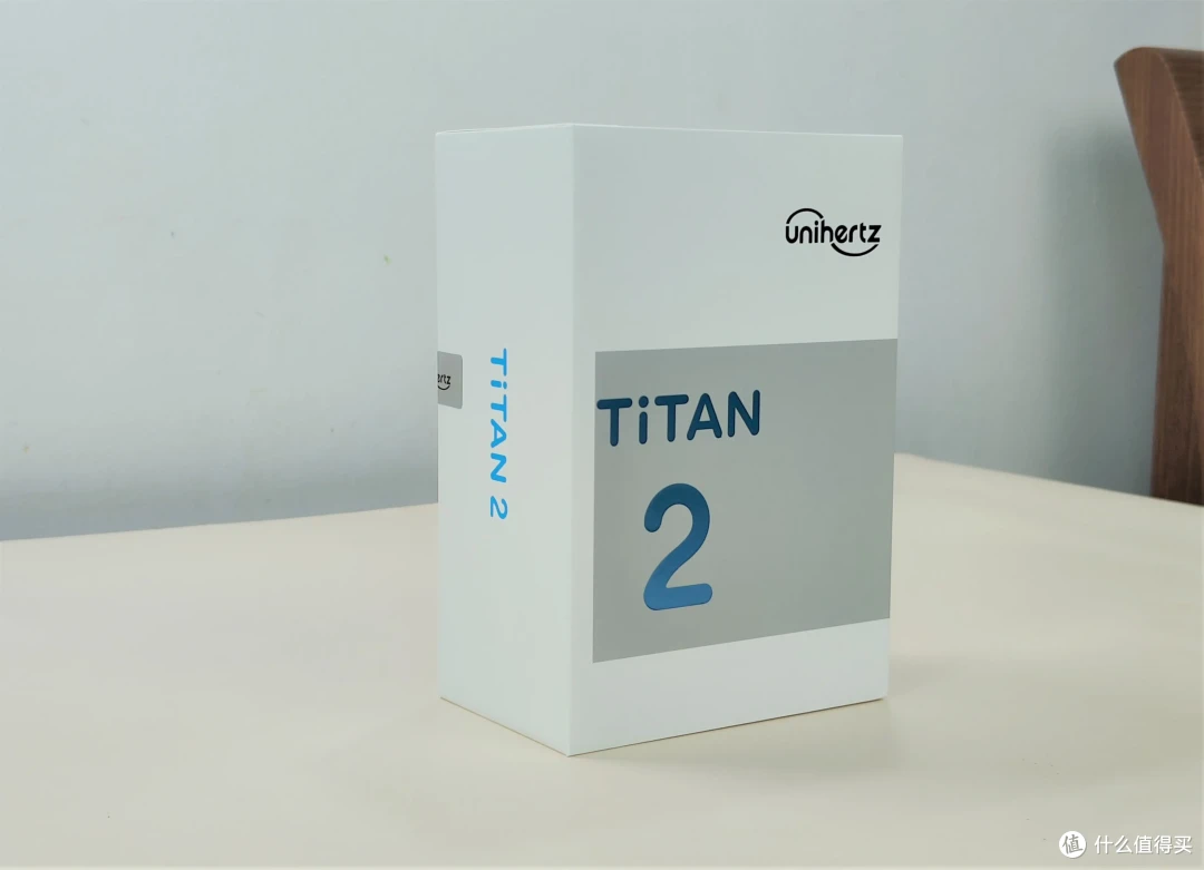 有键盘、副屏、触控三合一手机见过吗?Titan 2才是提高效率神器