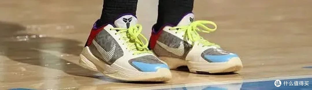 【NBA每日上脚】李月汝搭档库里!这是什么奇妙组合?
