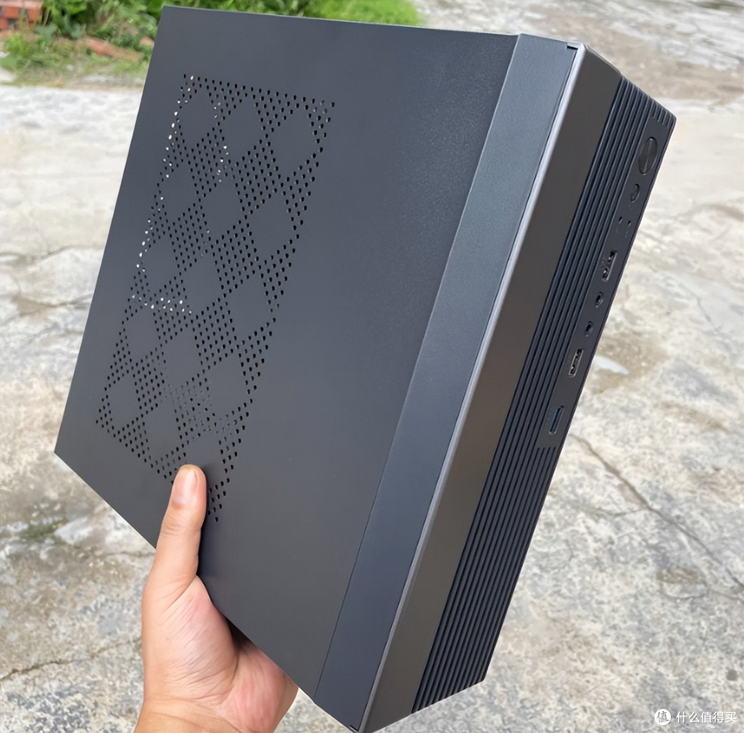i5处理器+16G+240G，几乎全新的迷你主机，500元值不值得入手？
