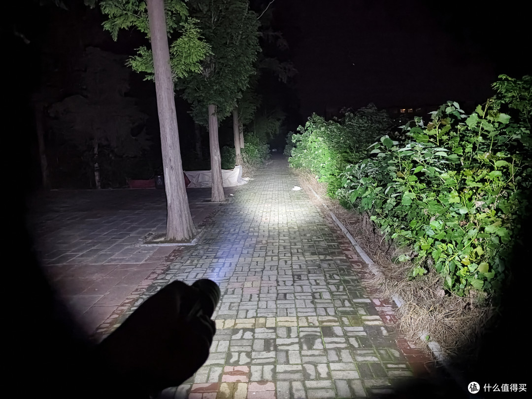 迷你小钢炮，实用更便携！Fenix菲尼克斯C16全能掌上强光手电体验