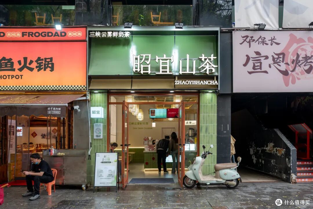 三个词形容这座长江边的美食之城:巨好吃!还没火?不应该啊。