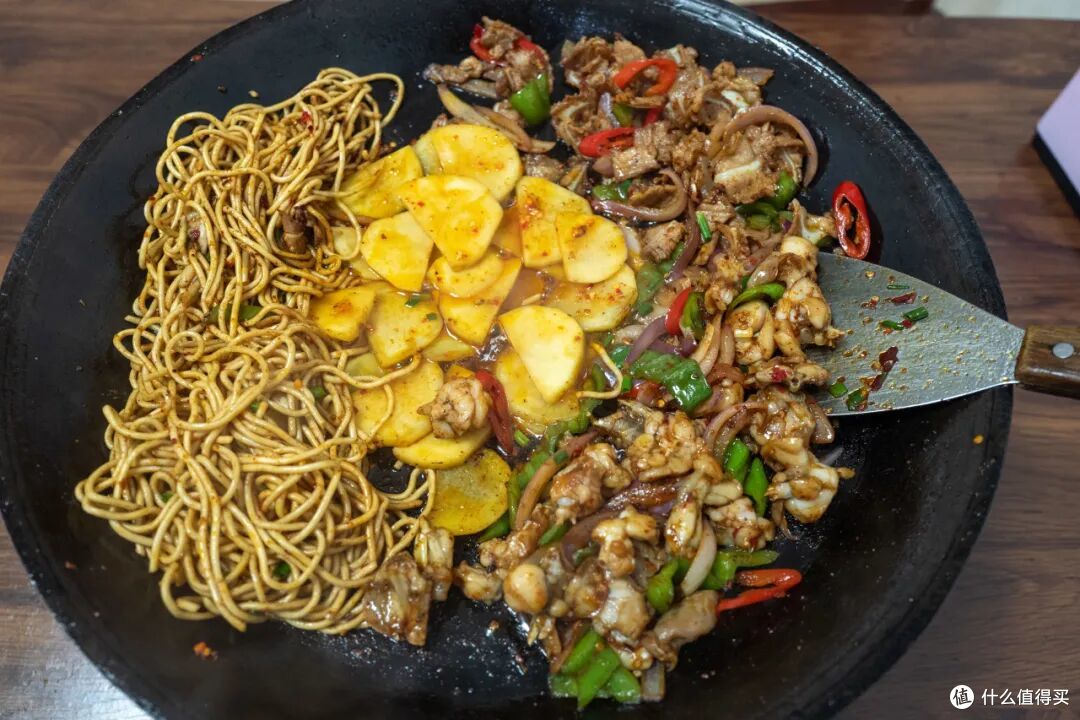 三个词形容这座长江边的美食之城:巨好吃!还没火?不应该啊。