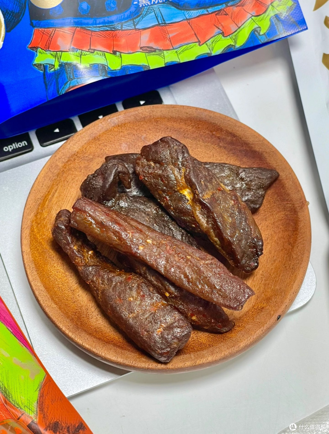 豁尔臣牛肉干,看球越嚼越香