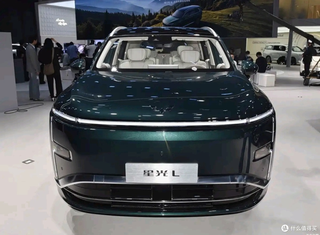 五菱星光L,六座混动SUV卖15万?不聊自动驾驶,就聊家庭出行!