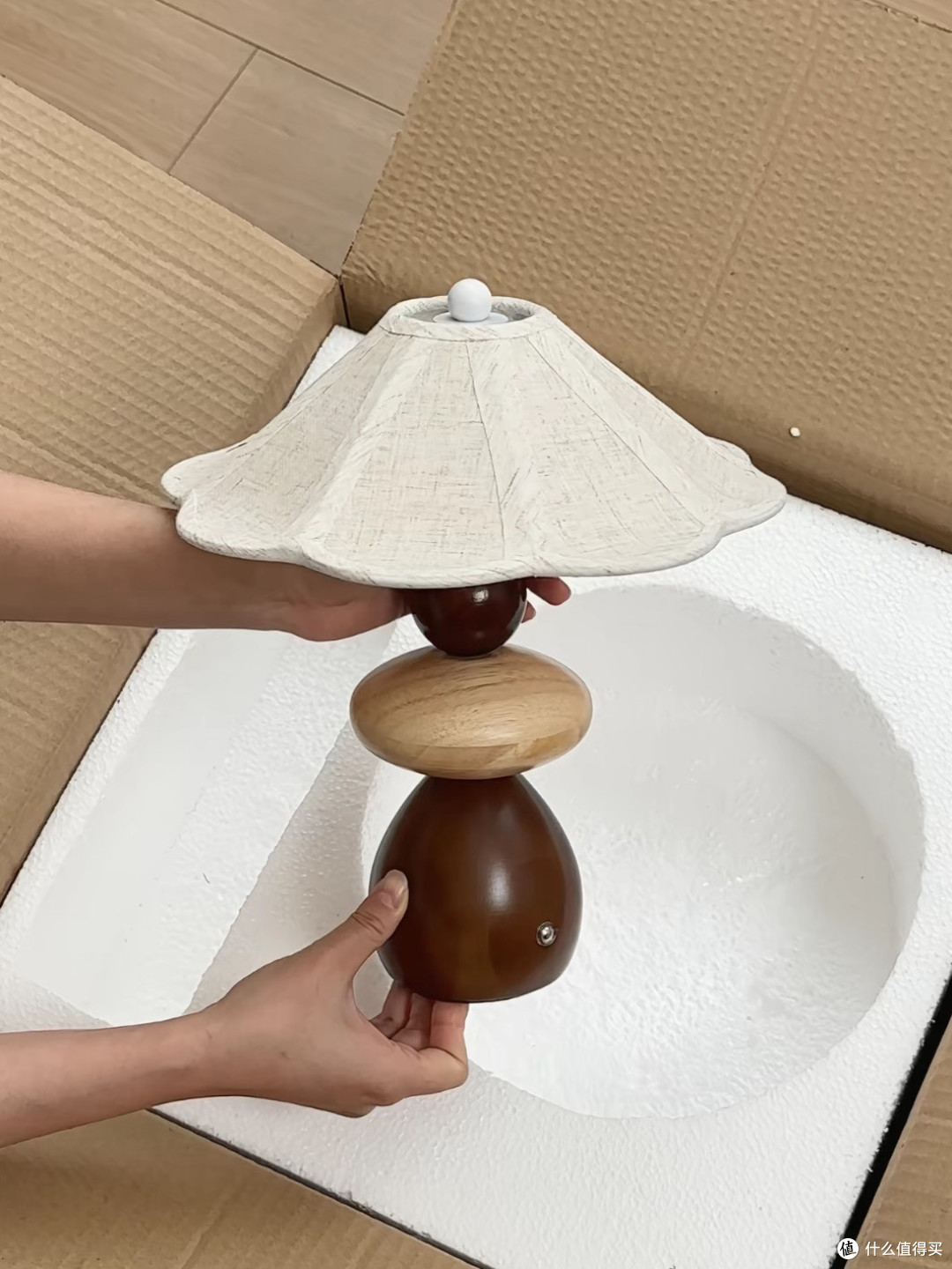 不用大改造,一盏台灯让家的氛围感直接拉满
