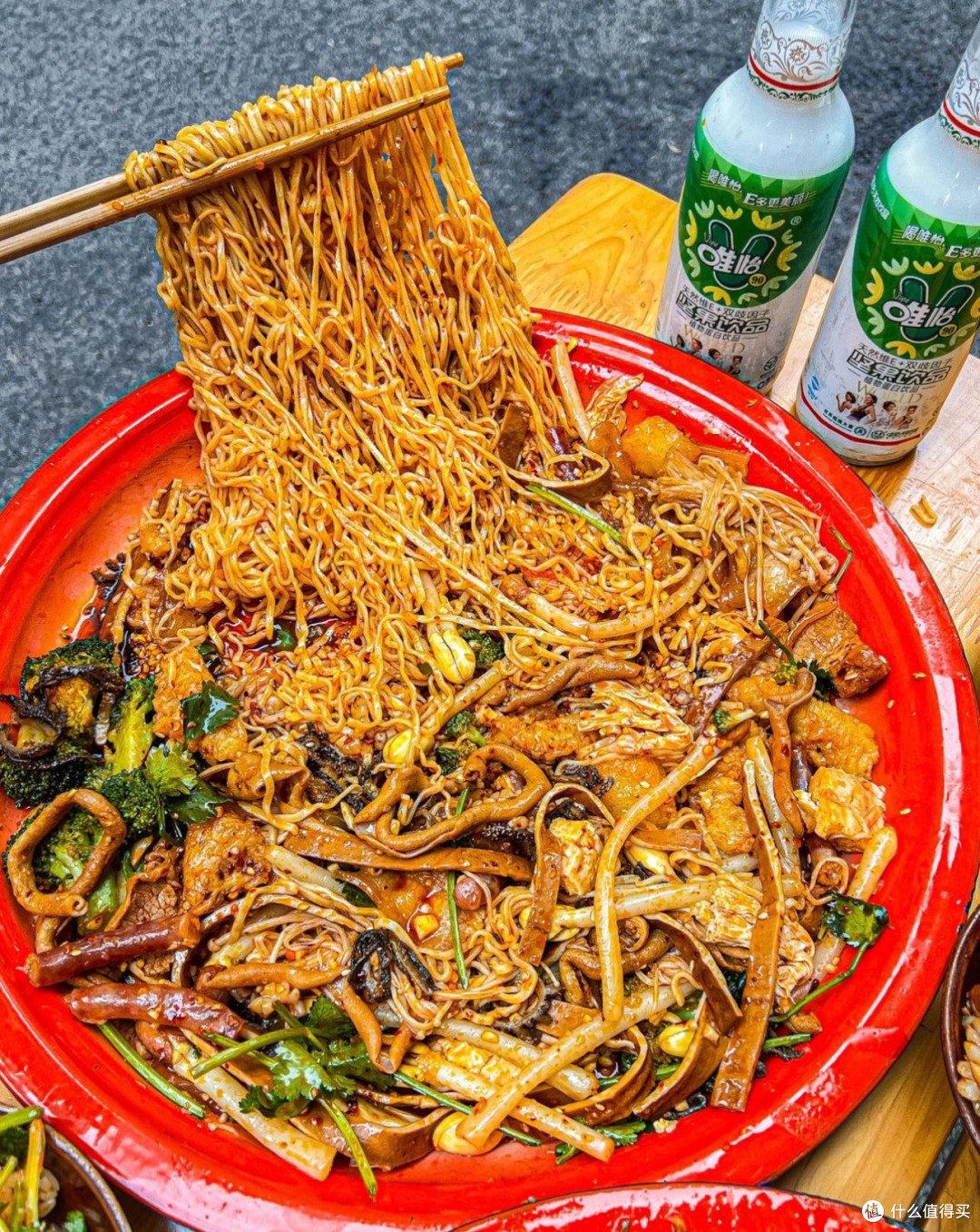 城市美食寻味|人均20元封神的成都干拌麻辣烫