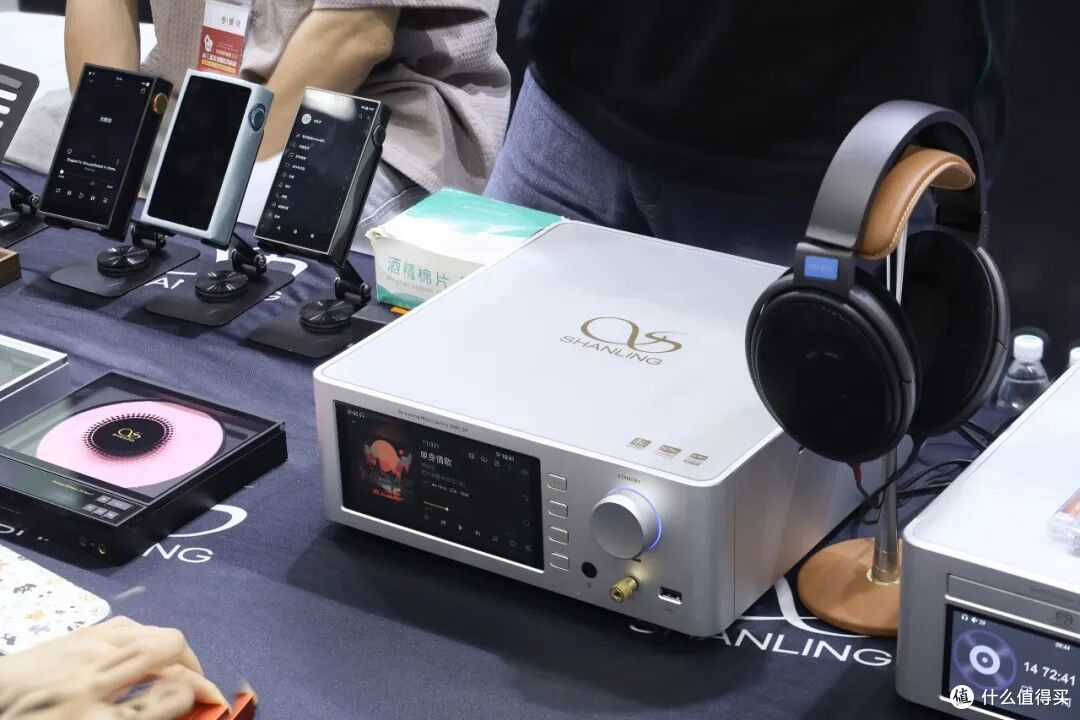 耳边前线 | 和小公举一起回顾深圳国际耳机展的新品!