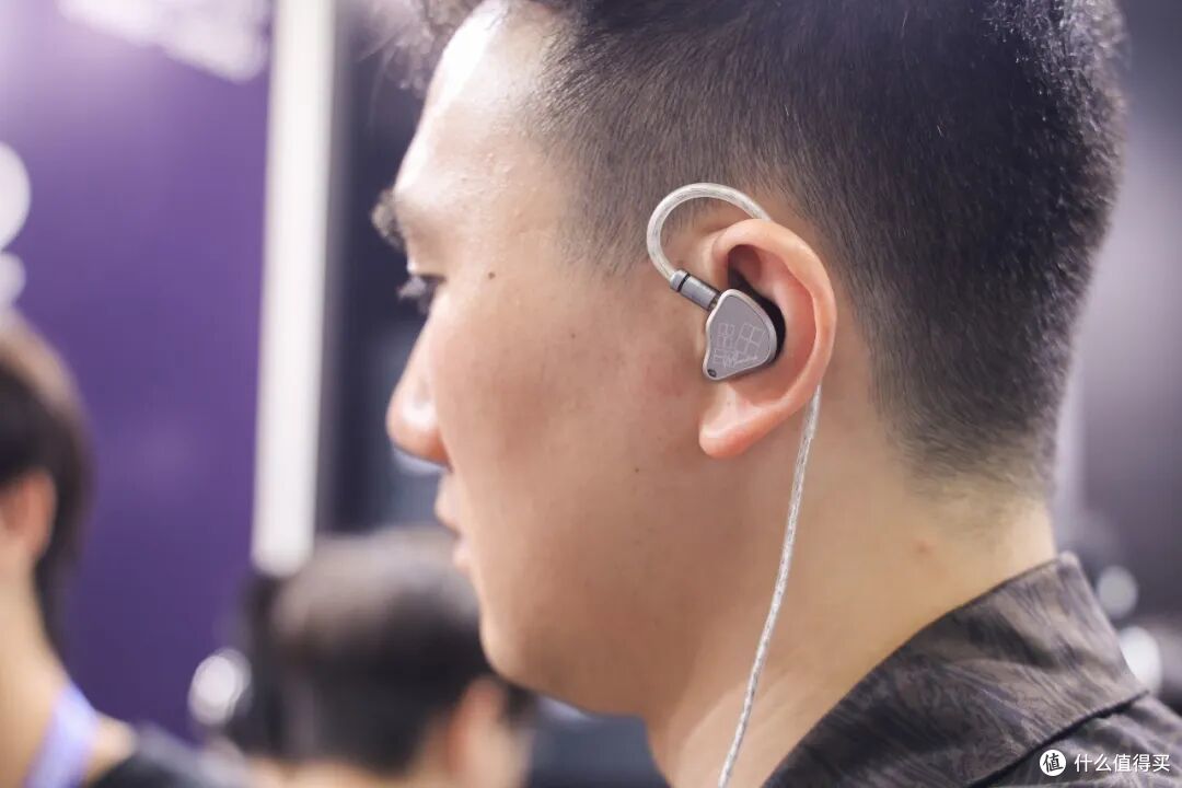 耳边前线 | 和小公举一起回顾深圳国际耳机展的新品!