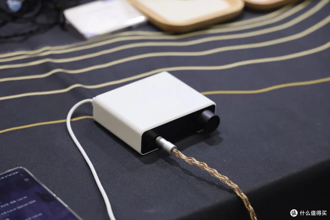 耳边前线 | 和小公举一起回顾深圳国际耳机展的新品!