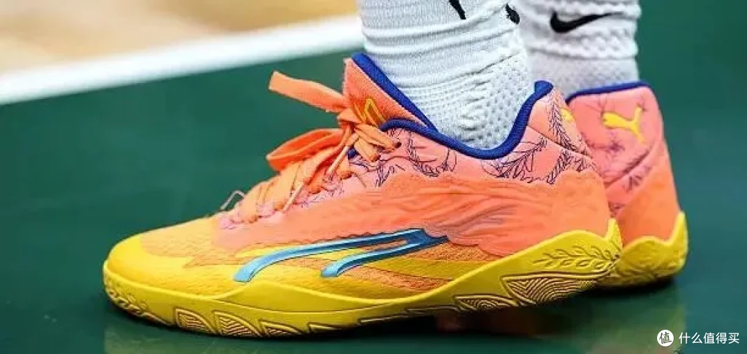 【NBA每日上脚】邓肯tifo难救主！李月汝又换新鞋了？