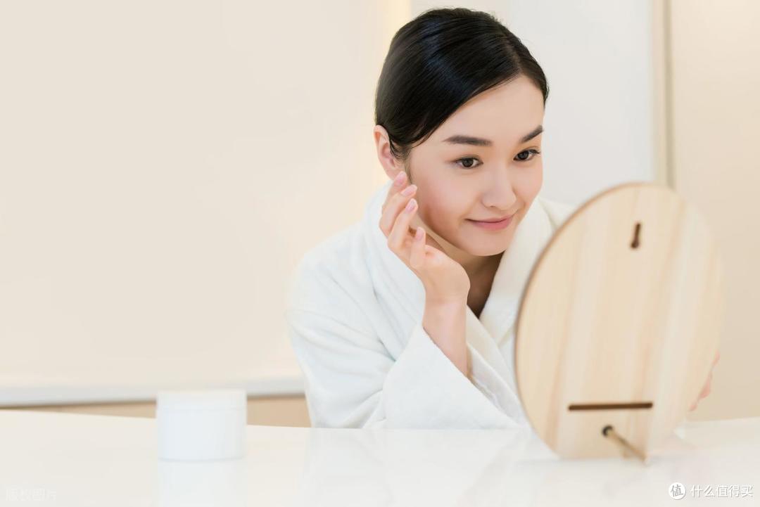 30岁+亚洲女性抗老精华怎么选?避开这4个坑,轻熟肌少走弯路