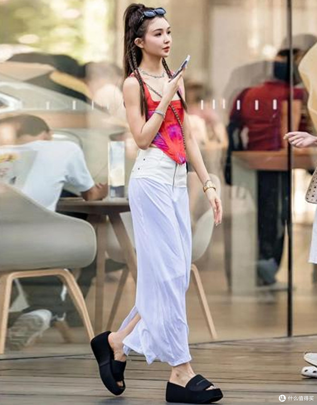 深圳女生的夏季穿搭:衣不露腰、裤不露腿,看似简约却时髦高级