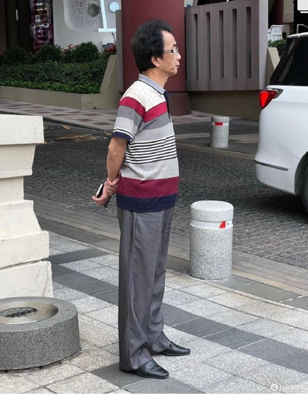 60岁男人出行要少穿Polo衫,看这些爷爷的穿搭就懂了,减龄有气质