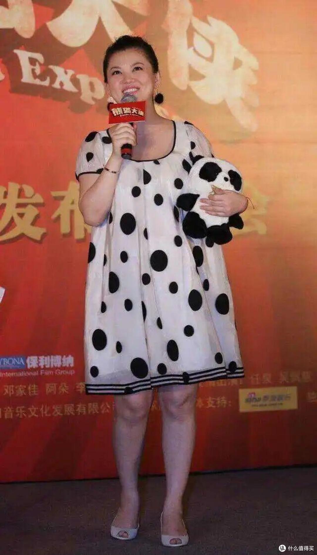 身材丰满的女人，夏天穿裙子要记住这4要4不要，显瘦时尚不艳俗！