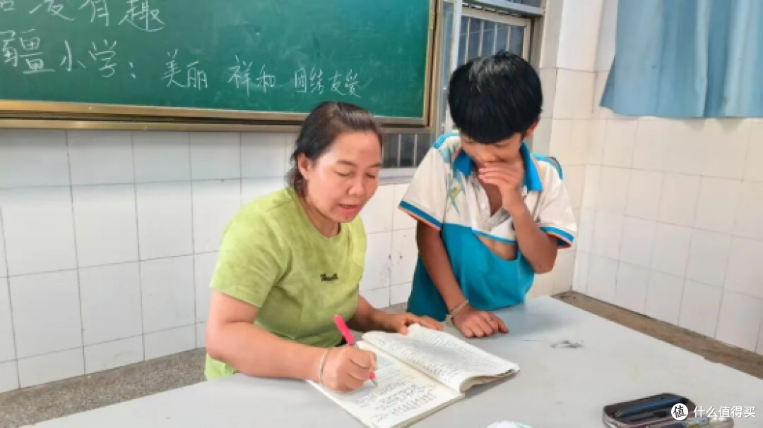 扎根佤山31载，兴趣岛学院罗晓燕以终身学习反哺乡村教育