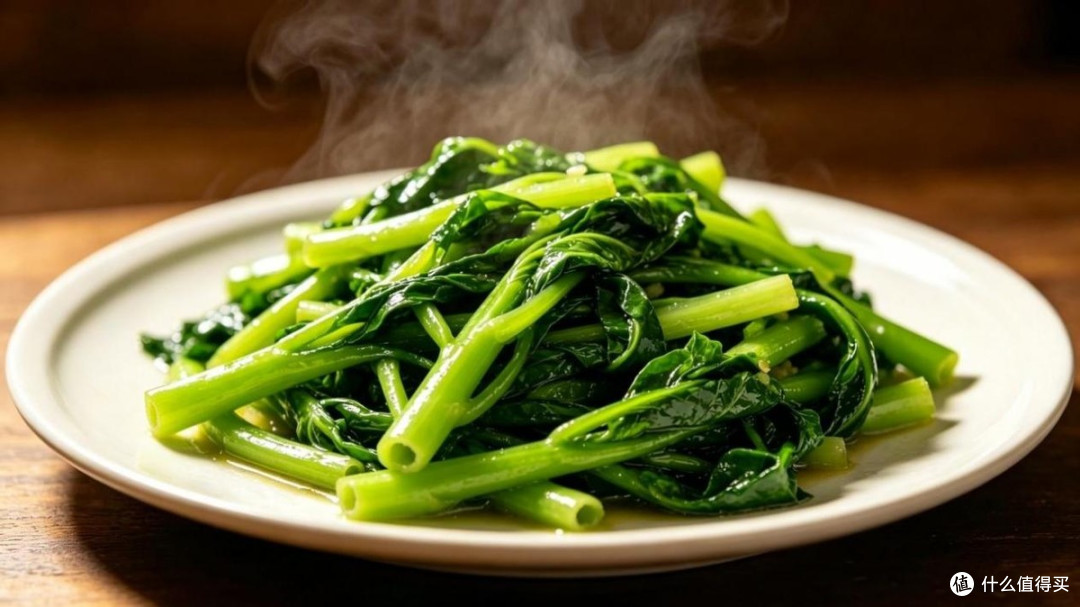 夏天炒空心菜总发黄?学会这个技巧,翠绿爽口全家都爱吃