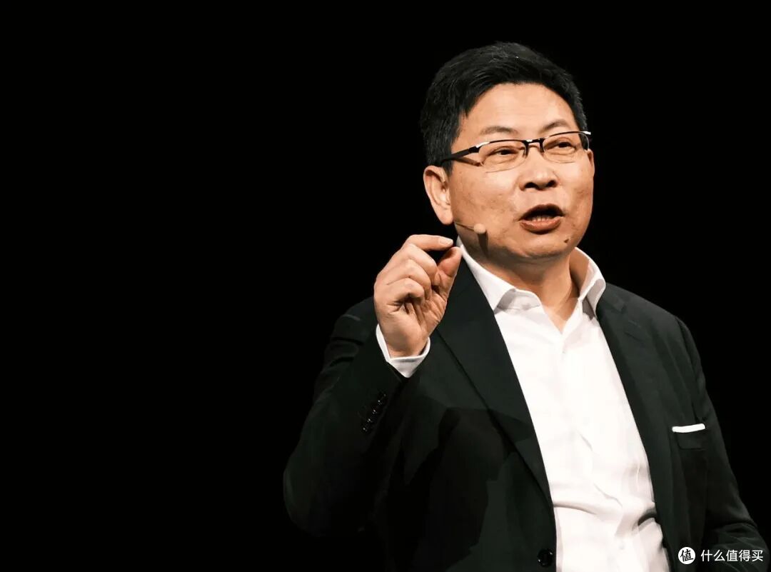 华为突然掀桌子：不用EUV也能干到3nm，阿斯麦的天花板被拆了