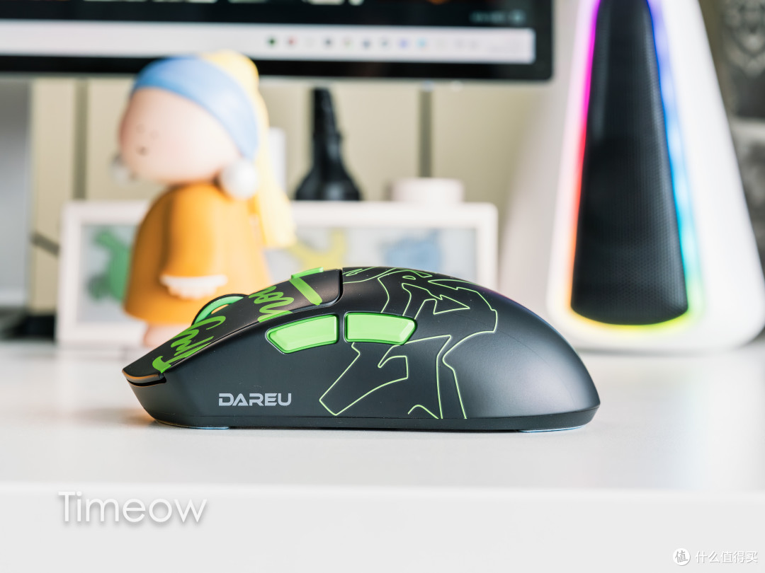 大男孩的快乐!618改造游戏桌面:ITX+8K鼠标手柄+挂灯音箱全安排