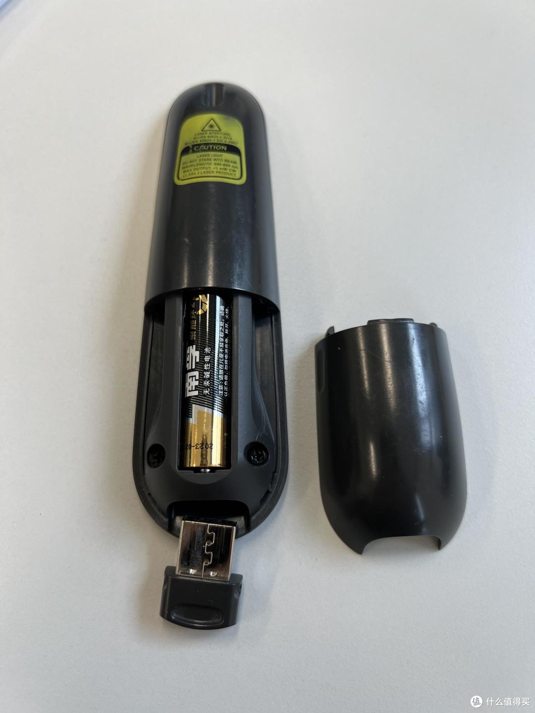 大肚子里面藏着电池和USB接收器