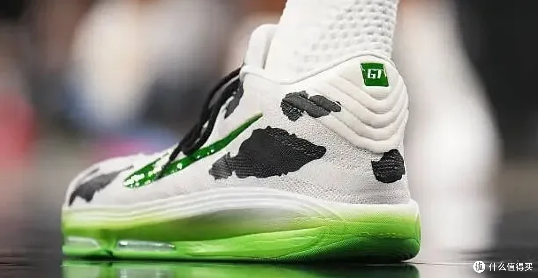 【NBA每日上脚】全球三双！塔克科比和Yeezy2联名，又有人上脚？
