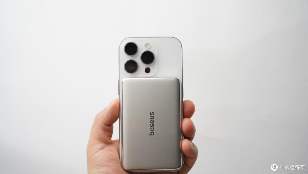 倍思 PicoGo 卡片磁吸充电宝评测：iPhone 用户的随身续航神器