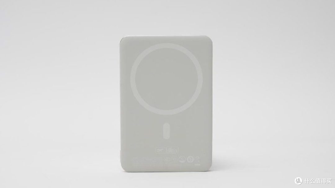 倍思 PicoGo 卡片磁吸充电宝评测：iPhone 用户的随身续航神器