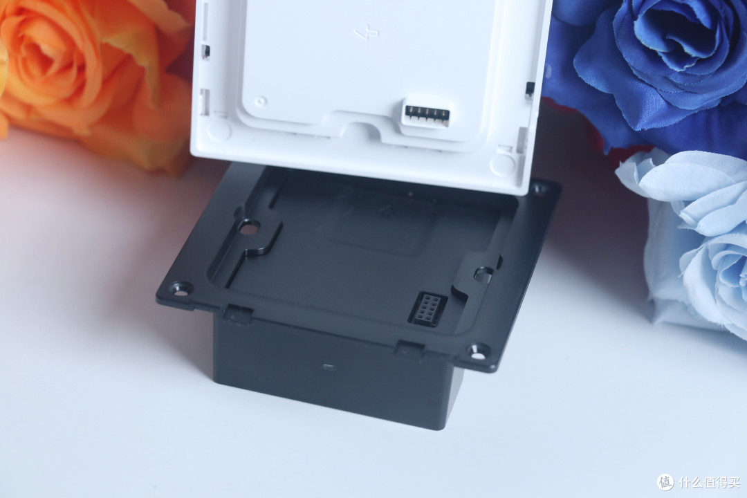 自制桌面控制器成本极低:领普S5触屏开关+86底盒