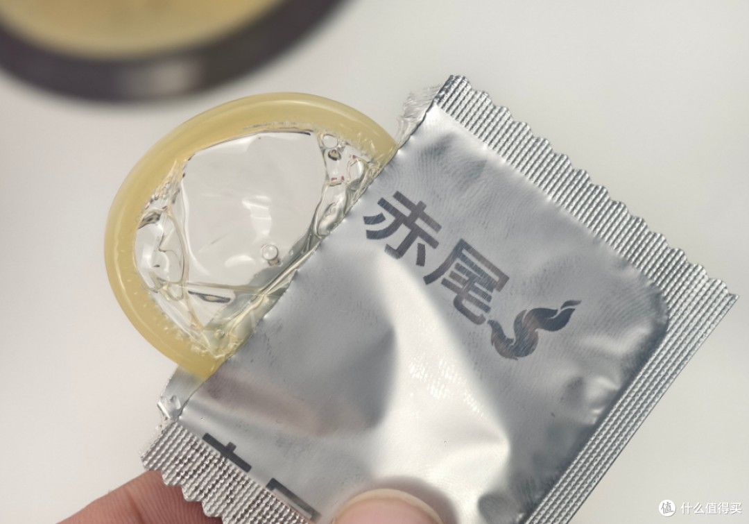 薄韧润贴全都要!赤尾避孕套实测,刷新亲密体验真高潮