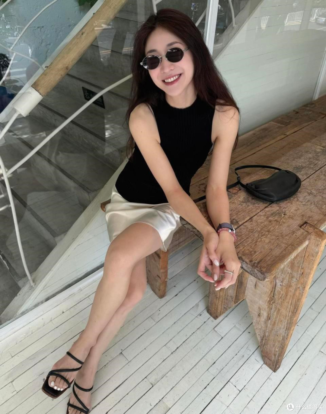 夏天的鞋子应该怎么选？试试黑色鞋子不会错，皮鞋、布质鞋都能选