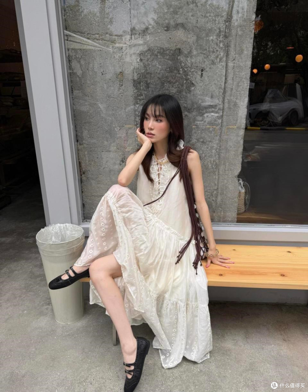 夏天的鞋子应该怎么选？试试黑色鞋子不会错，皮鞋、布质鞋都能选