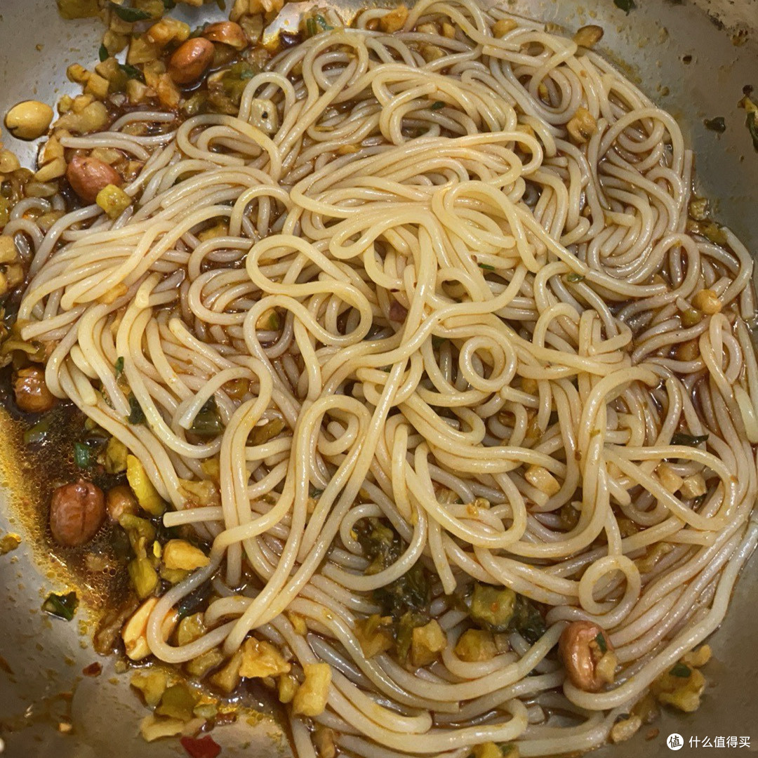 宅家嗦粉的快乐,全靠蔡林记这碗全料拌粉!