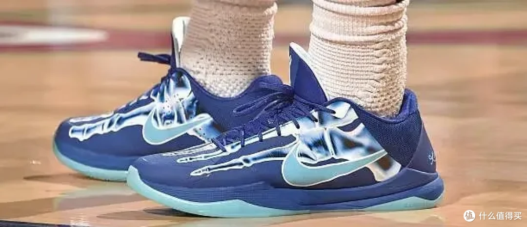 【NBA每日上脚】UA要是留住库里,他会上脚吗?