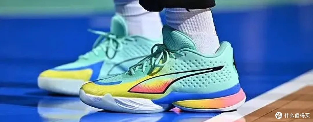【NBA每日上脚】UA要是留住库里,他会上脚吗?