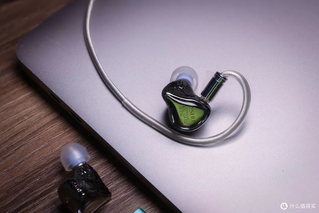 耳边评测 | 插上就响,久听不累,丽弦OSHUN瞬把直推玩明白了