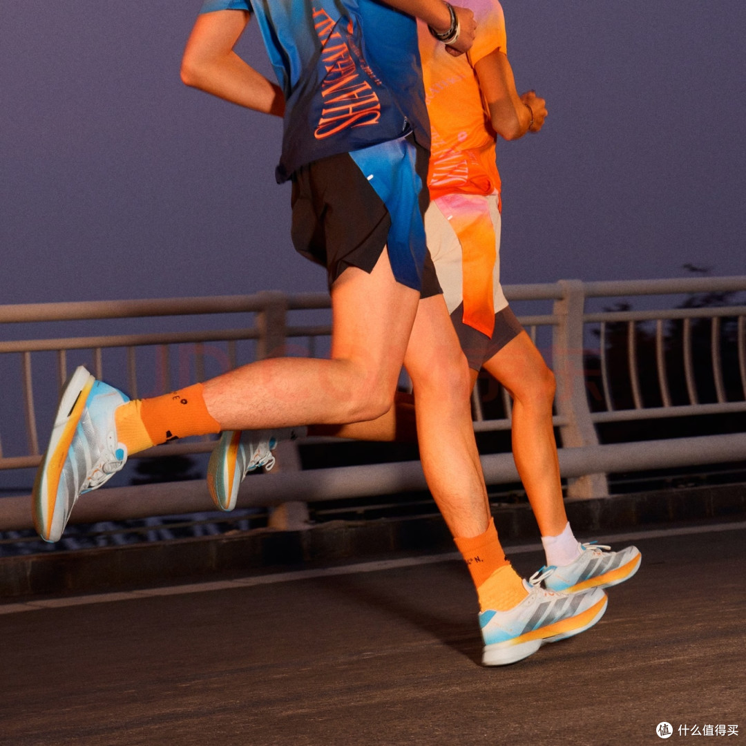 阿迪达斯ADIZERO BOSTON 13 KH6366：专业竞训跑鞋