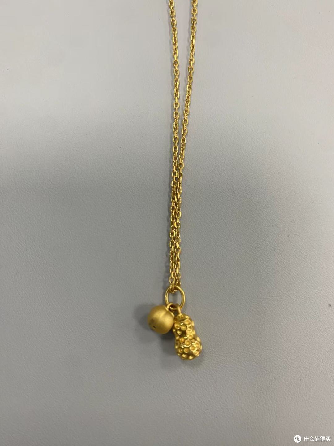 好运随身戴✨周生生 mini 好柿花生吊坠，可爱讨喜氛围感拉满