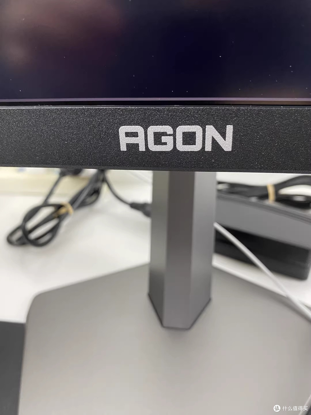 第一次把“4K+160Hz”摆上桌:我这台 AGON AG276UX用起来真绝了